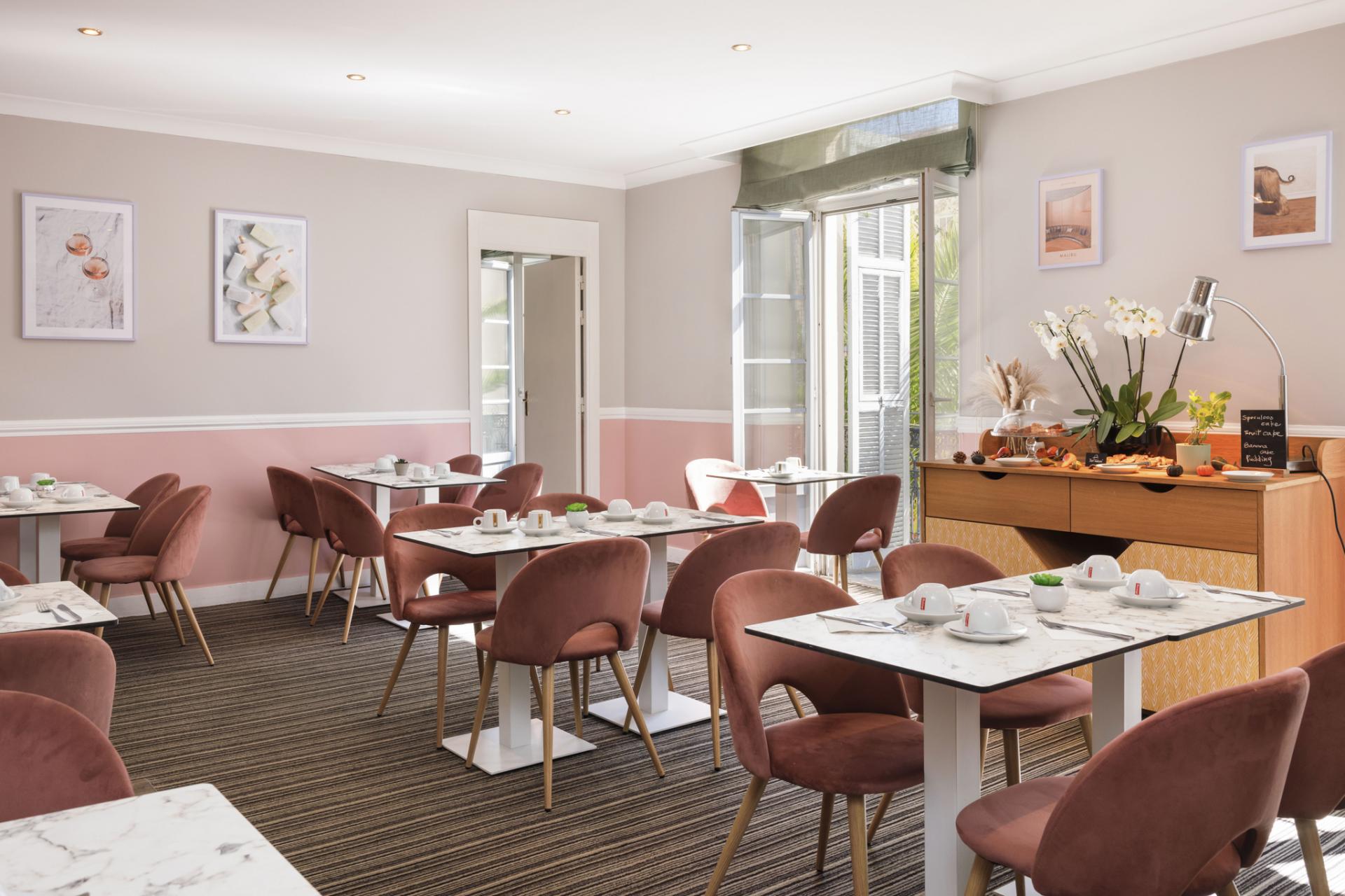 <h2 data-cms-2685268df9e2bb4246>Petit-déjeuner</h2>