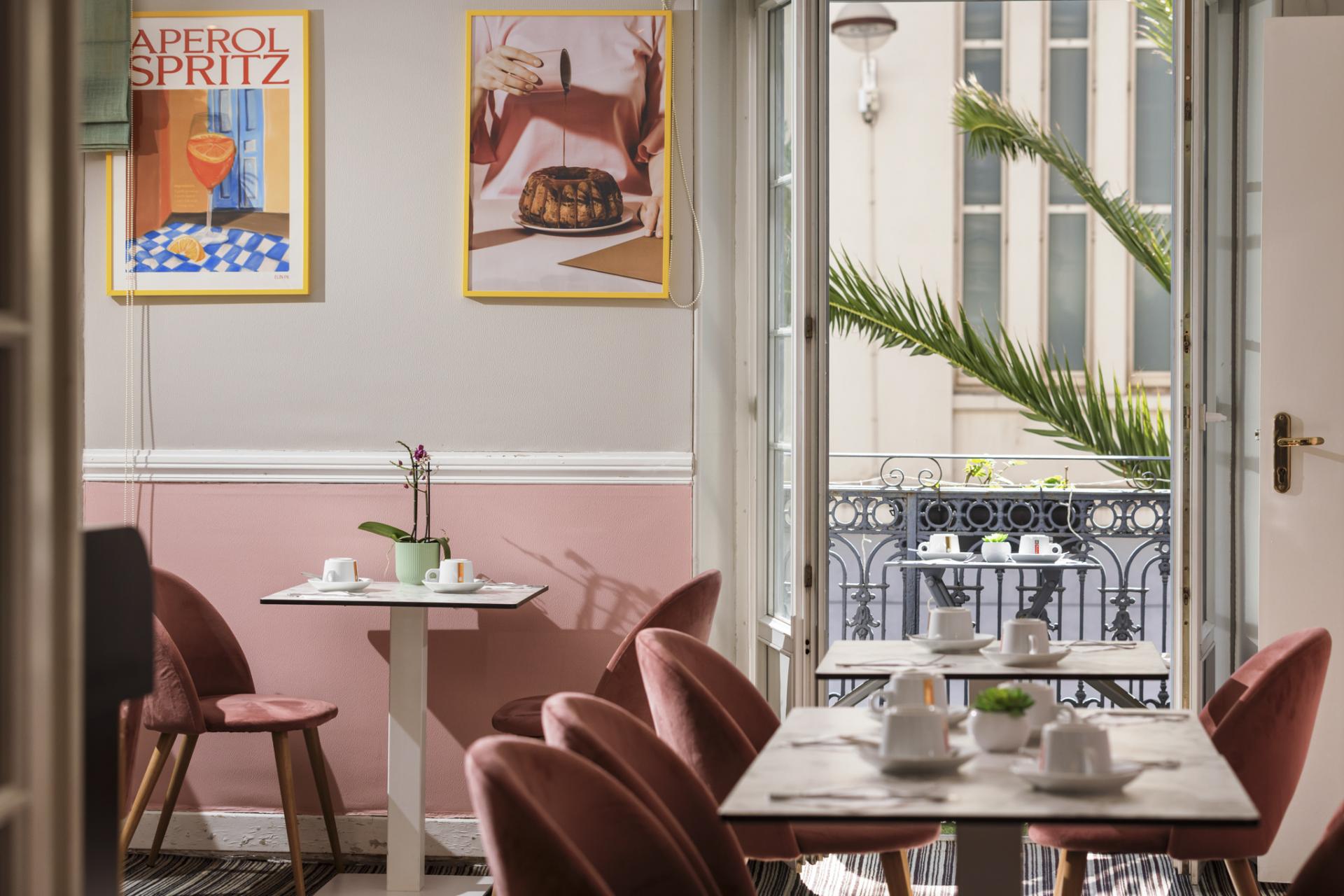 <h2 data-cms-2390468df9e2bb4142>Petit-déjeuner</h2>