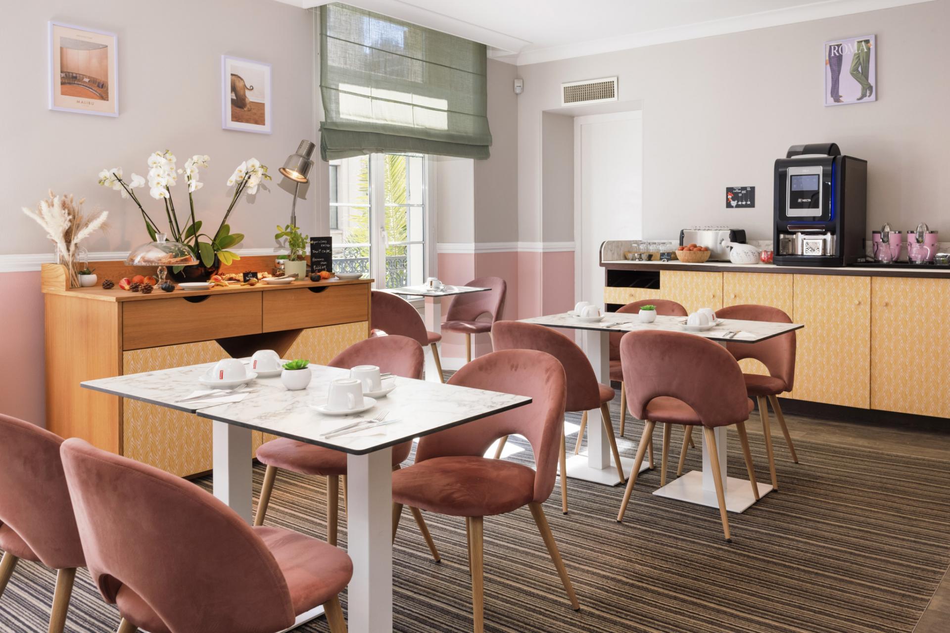 <h2 data-cms-2464168df9e2bb4181>Petit-déjeuner</h2>